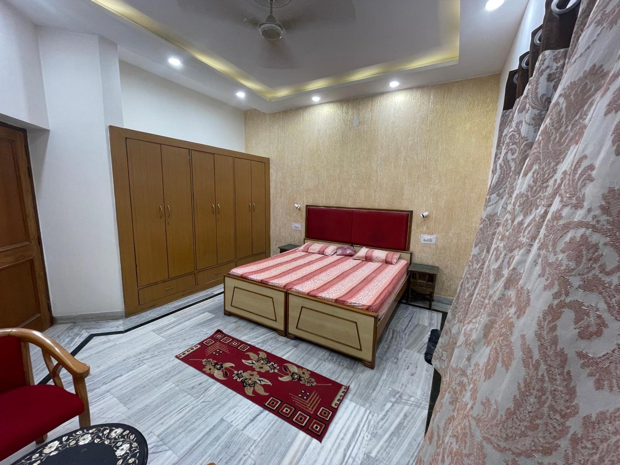 N Homestay Agra Tajganj Bagian luar foto
