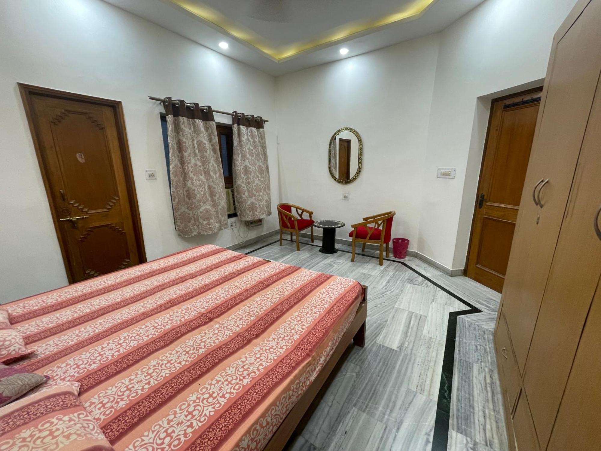N Homestay Agra Tajganj Bagian luar foto