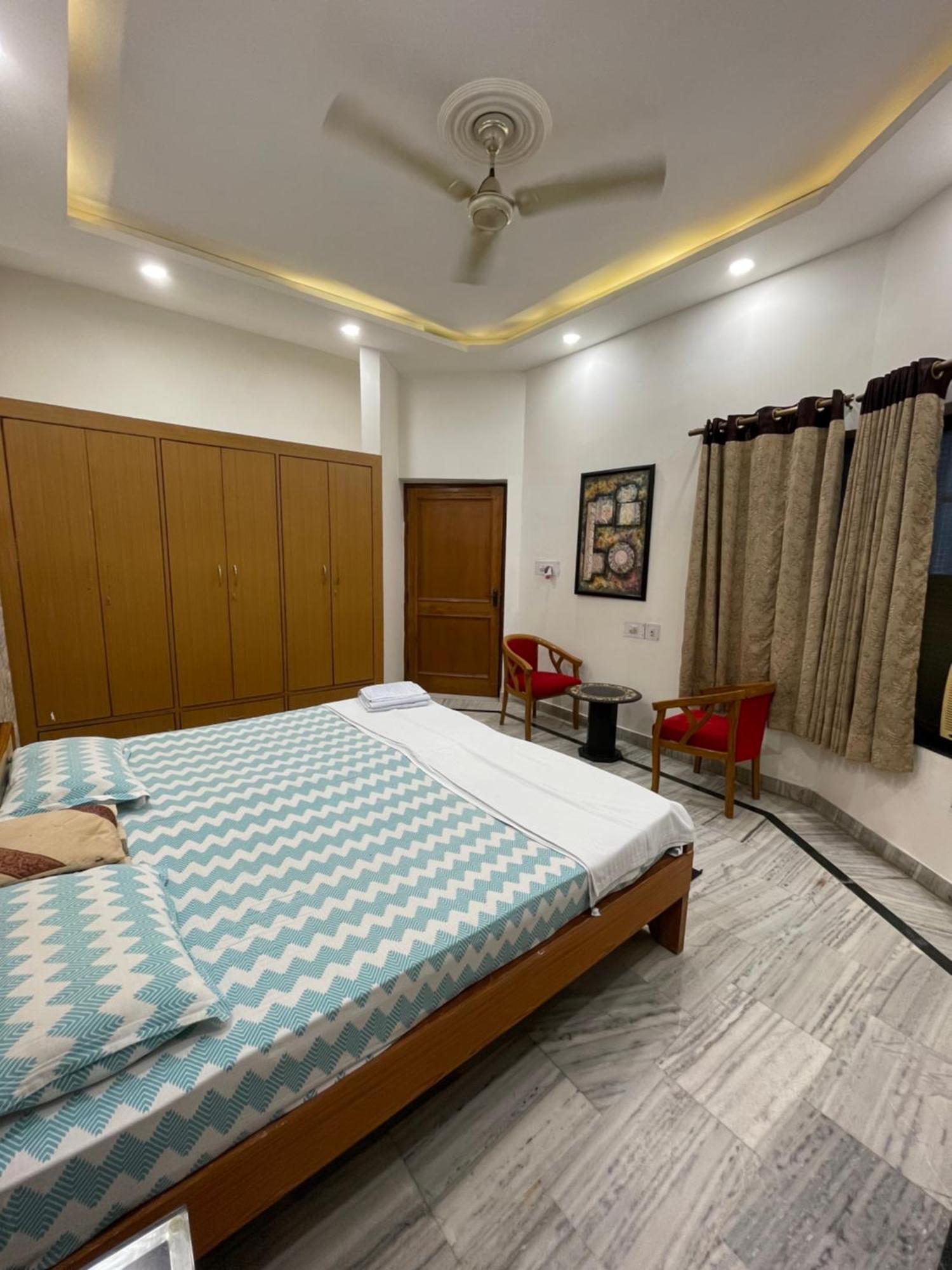 N Homestay Agra Tajganj Bagian luar foto
