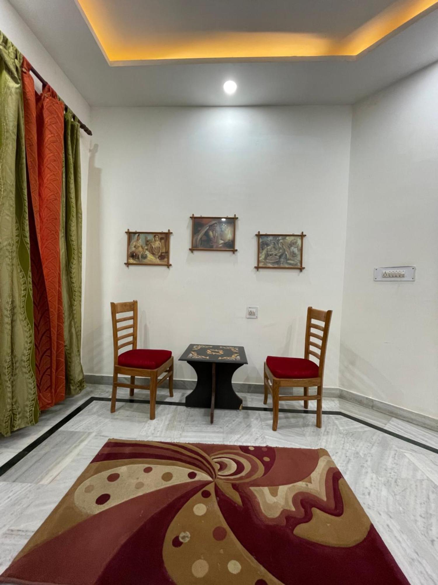N Homestay Agra Tajganj Bagian luar foto