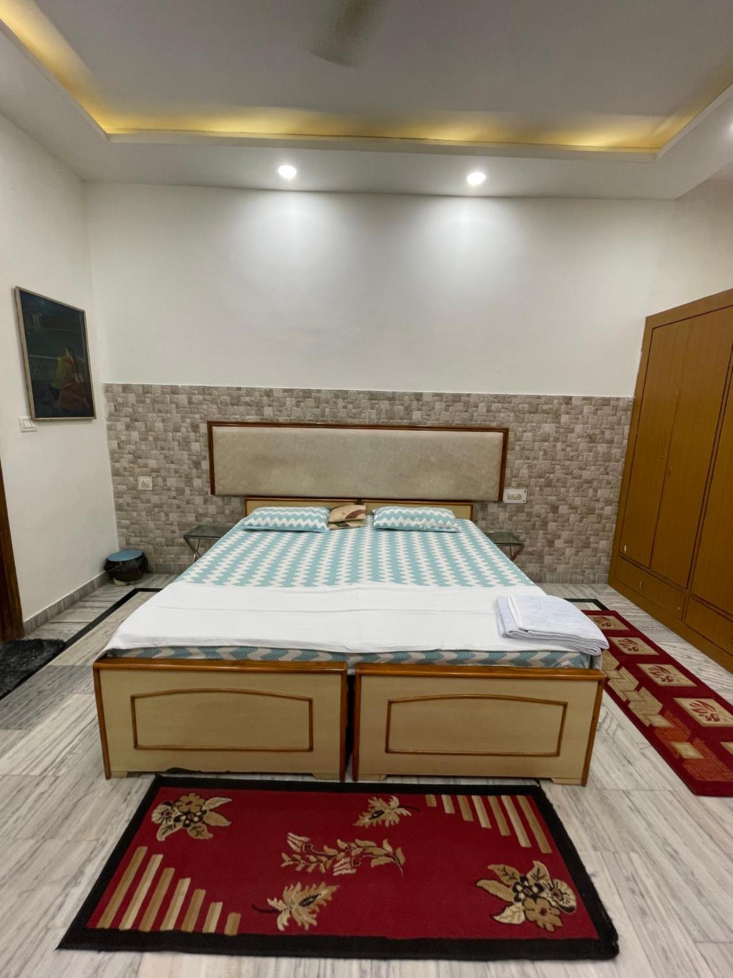 N Homestay Agra Tajganj Bagian luar foto