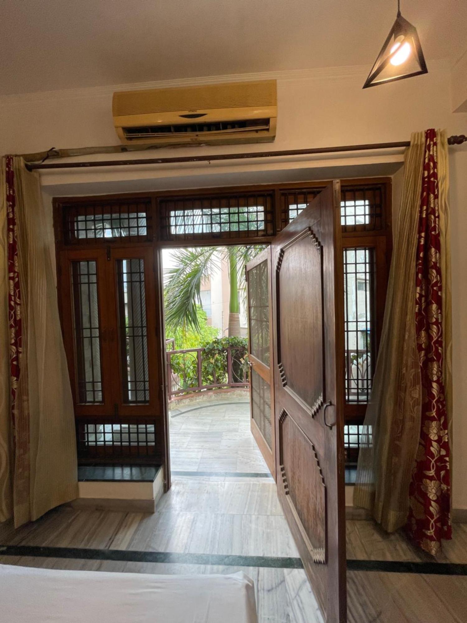 N Homestay Agra Tajganj Bagian luar foto