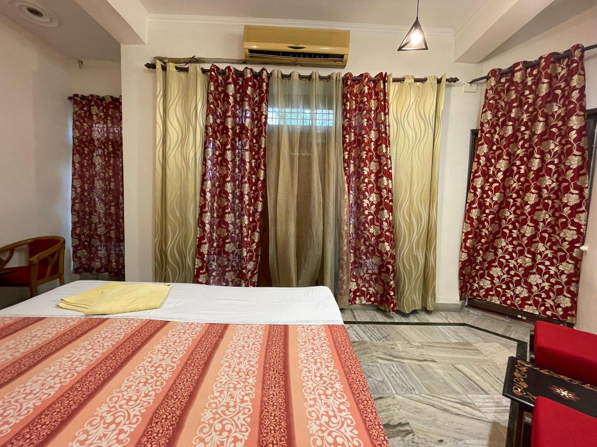 N Homestay Agra Tajganj Bagian luar foto